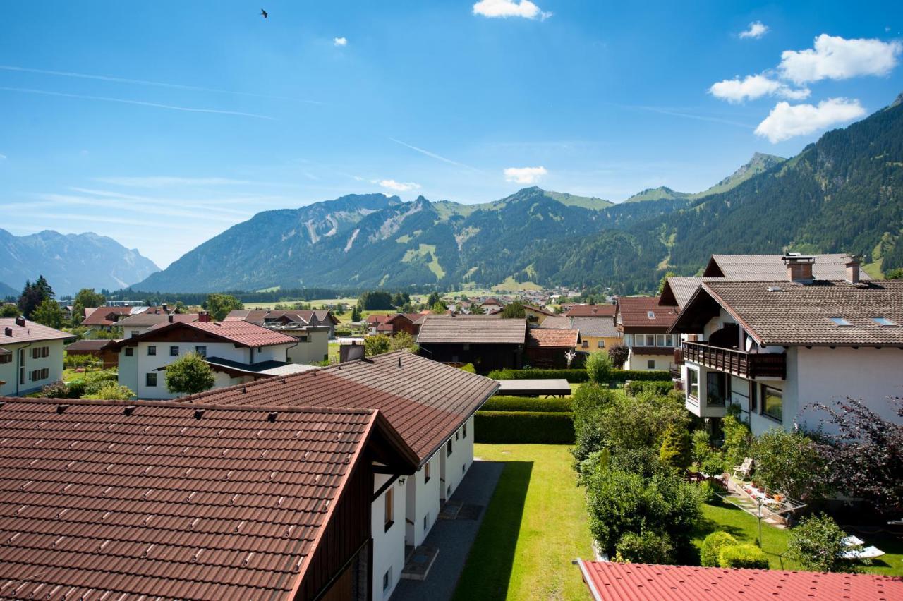 Hotel Goldene Rose Reutte Exterior photo