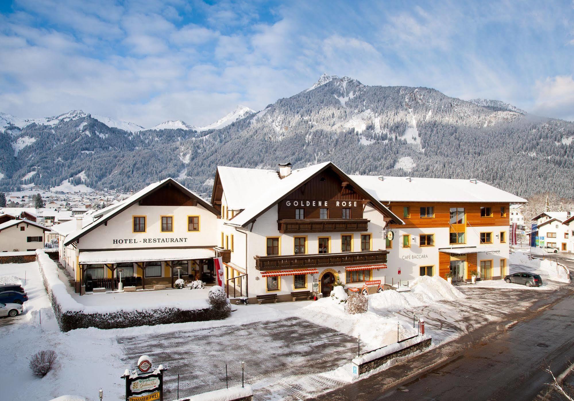 Hotel Goldene Rose Reutte Exterior photo